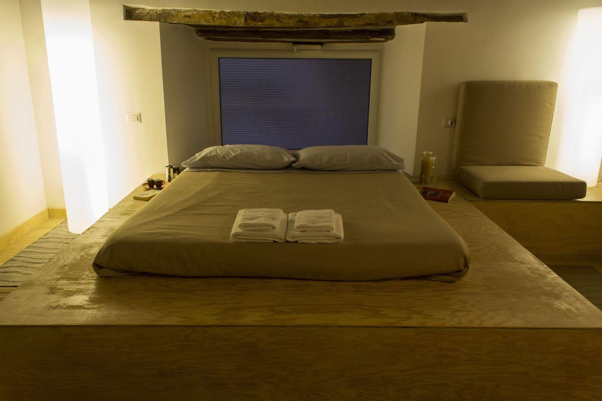 Casa Latina Bed and Breakfast Neapel Exteriör bild